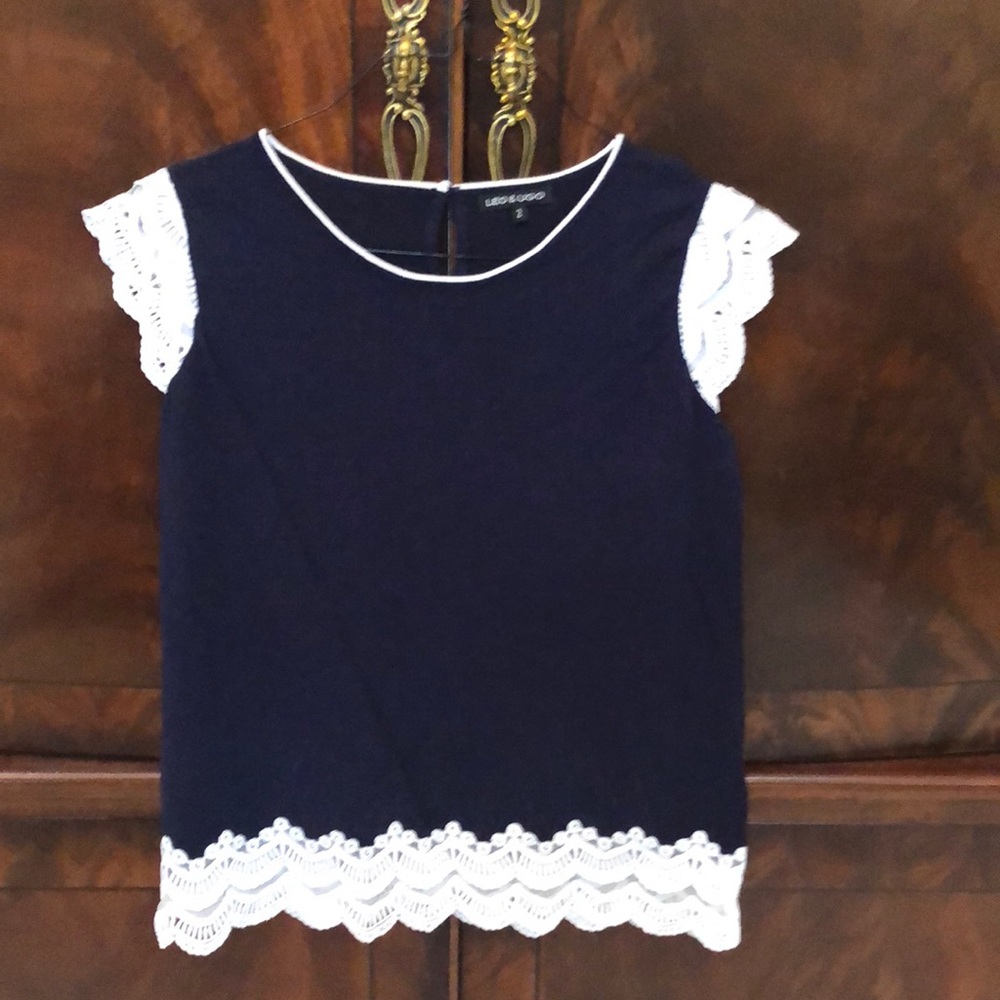Leo and Ugg navy top